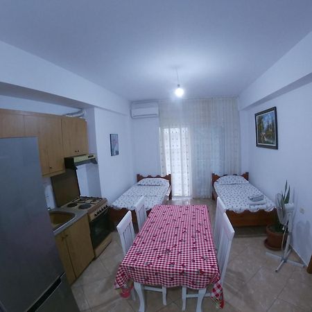 Tulipani Apartments Near Port Saranda Dış mekan fotoğraf