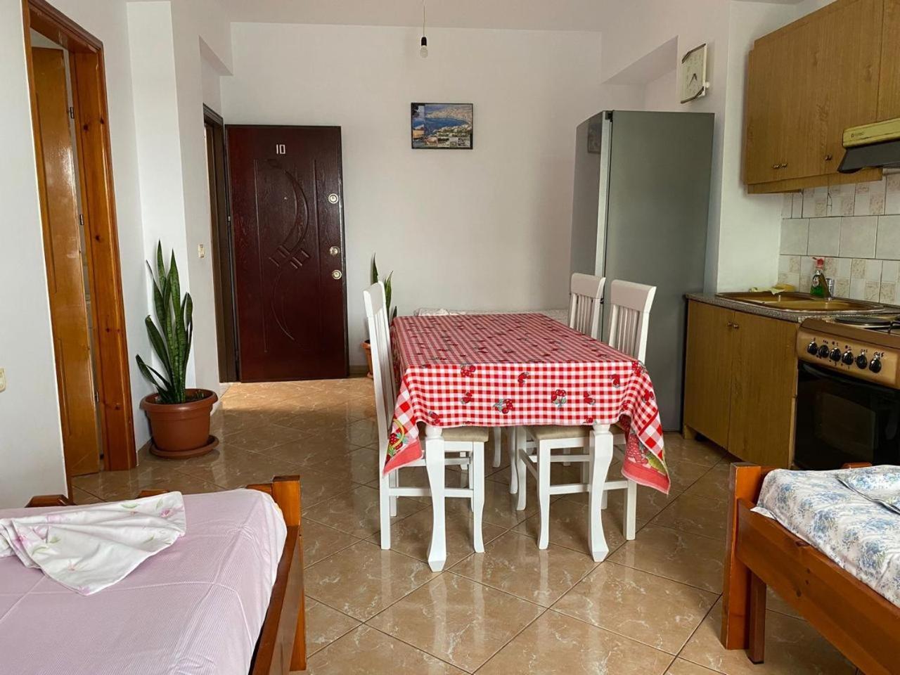 Tulipani Apartments Near Port Saranda Dış mekan fotoğraf